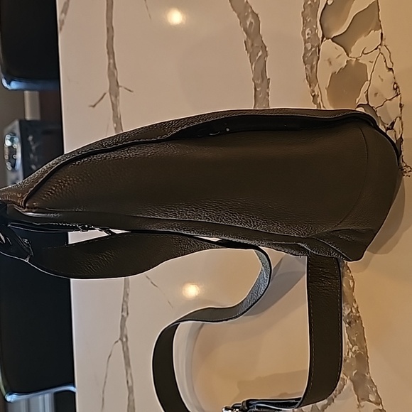 Vincent Camuto cross bodybag!! - Picture 2 of 5